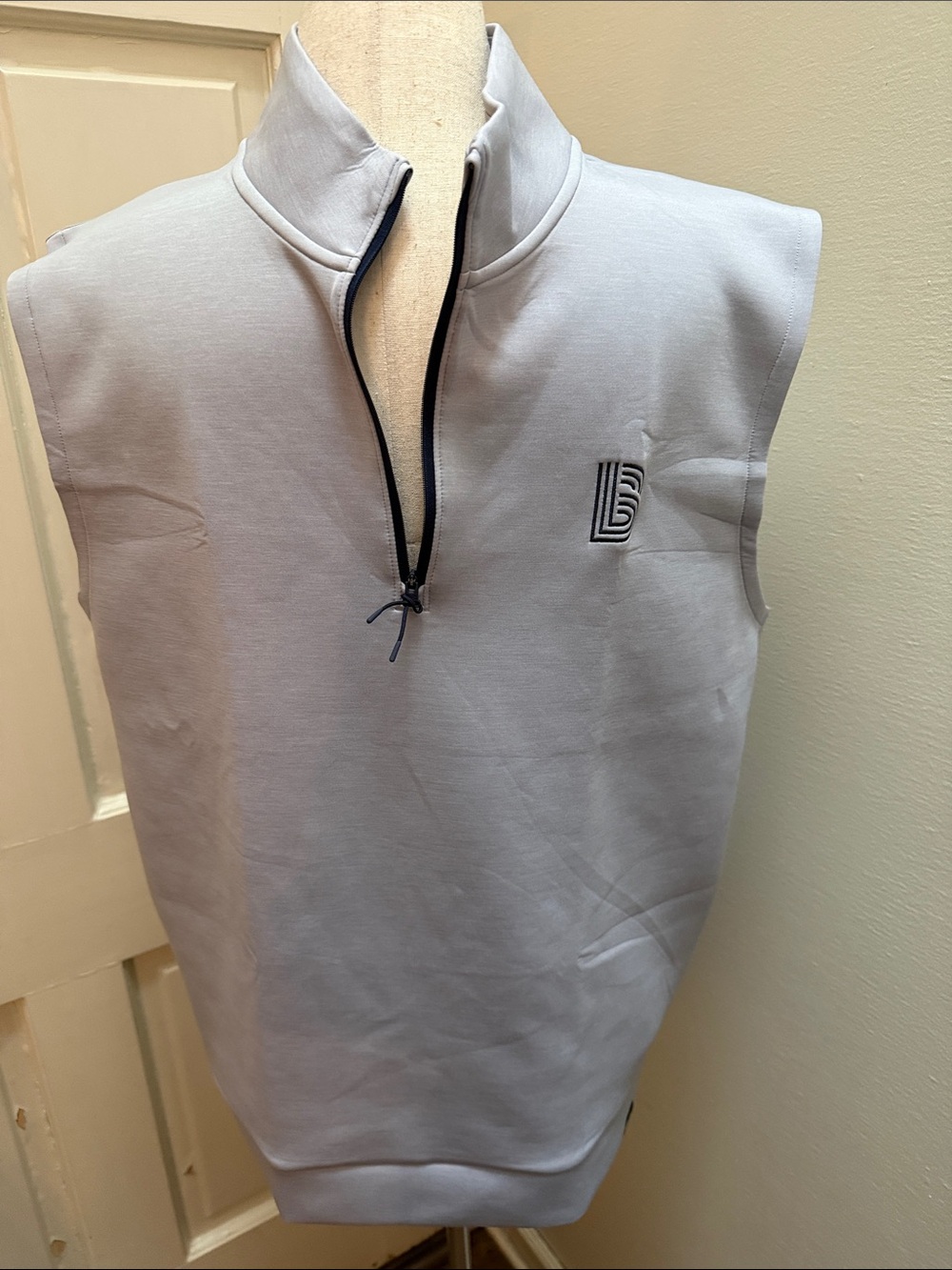 Under Armour golf Light Gray Sleeveless Zip-Up  Vest